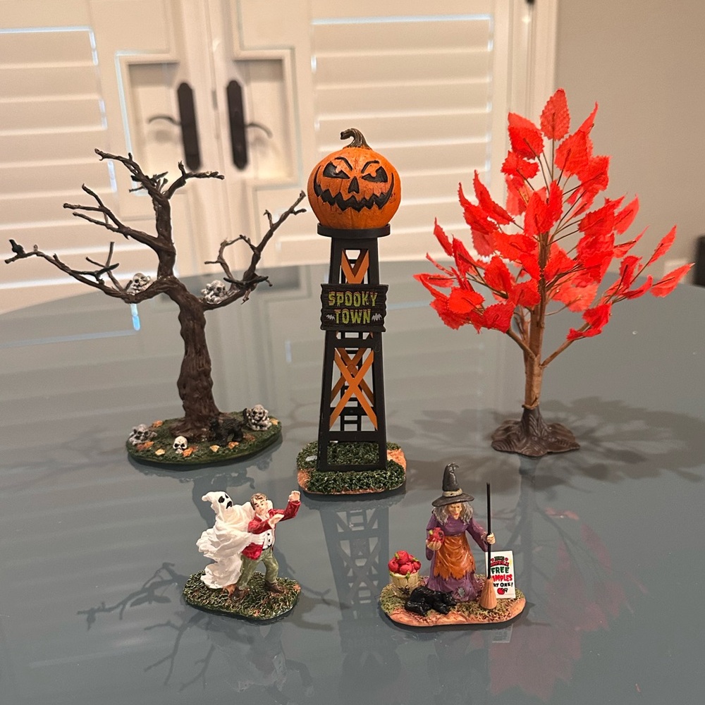 LEMAX Decor Piece Collection: Trees, Water Tower, Figures, Spooky Town Halloween
